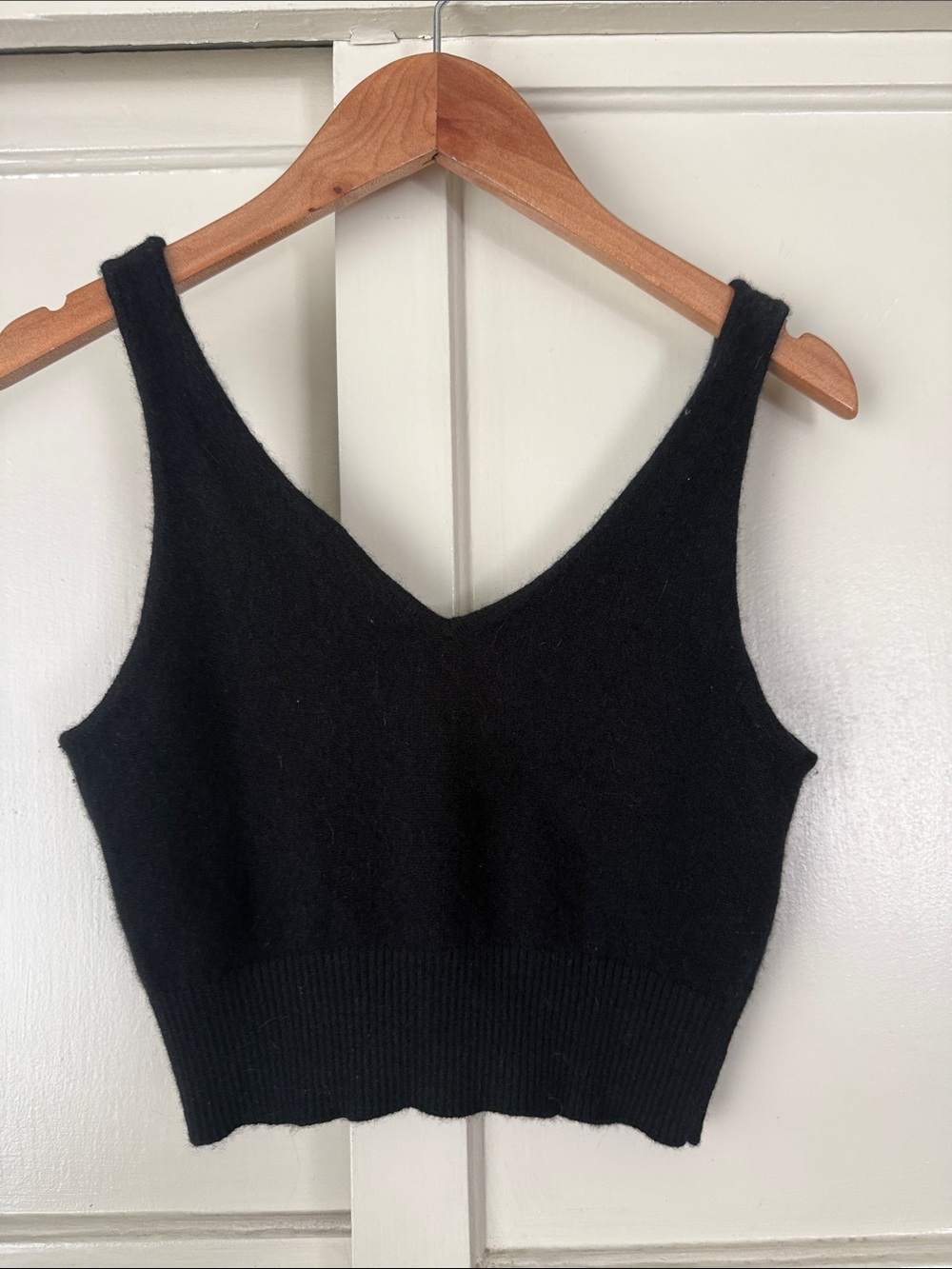 Black Quince 100% Mongolian Cashmere V-Neck Knit Crop Tank Top - Women
